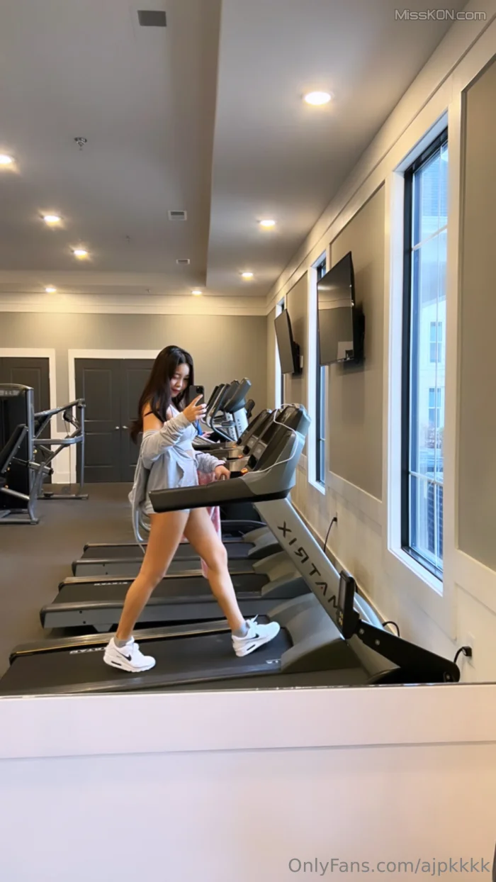 ajpkkkk(mmmpppjjjj): 온팬.인스타 ㅎㅇ (135 photos + 127 videos)