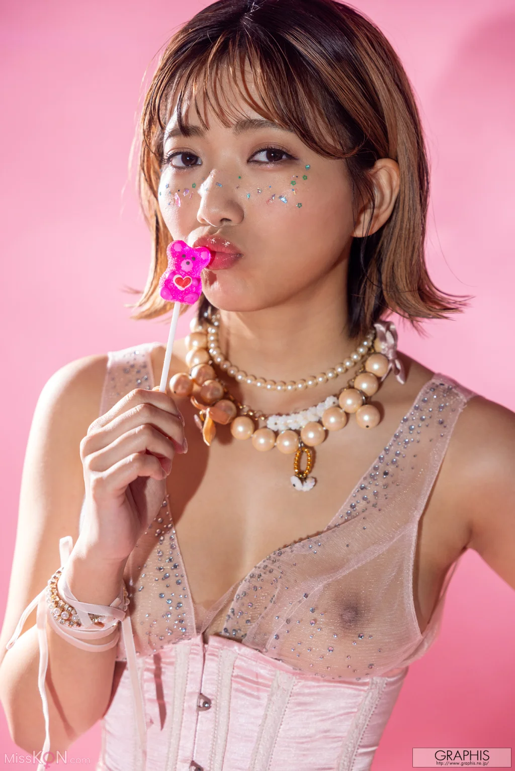 [JP] Riko Hoshino (星乃莉子): [Graphis] Gals Limited Edition HAPPY NEW YEAR 2025 (25 photos)