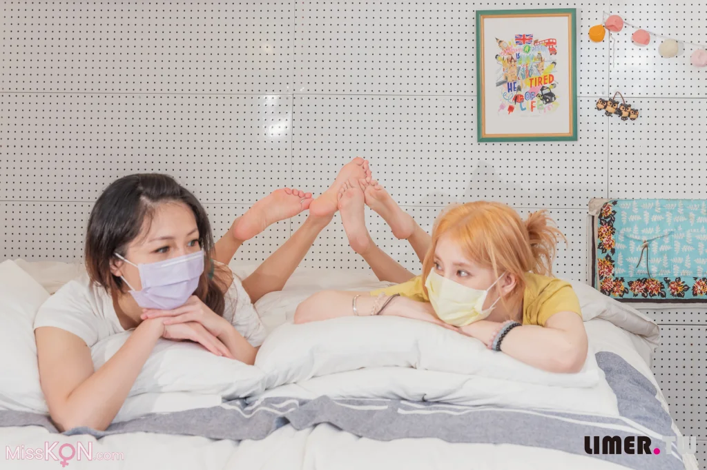 [Limerence原创] No.009: Lori x NaNa 双人互相挠脚底 (141 photos + 1 video)