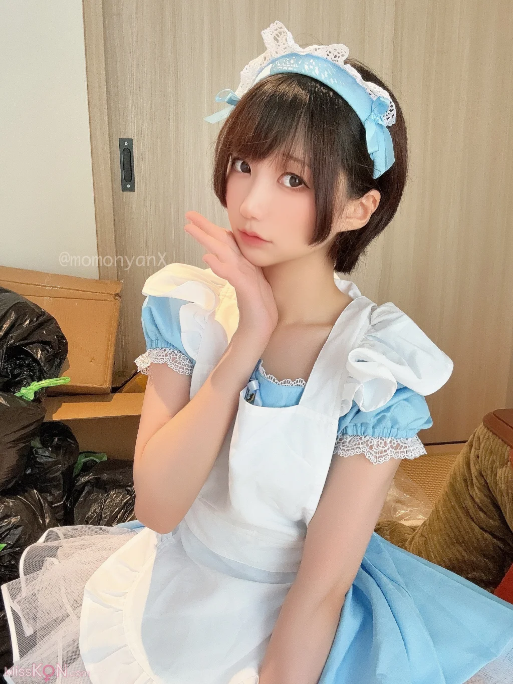 Coser@NAGISA魔物喵: [Fantia]ゴミ屋敷掃除してるメイドさん (65 photos) – Page 2