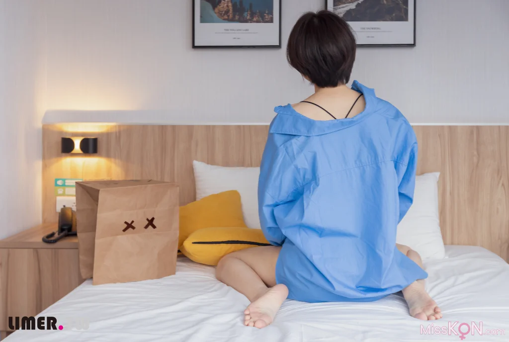 [Limerence原创] No.012: Michii纸袋女孩不给糖就捣蛋 (65 photos + 1 video)