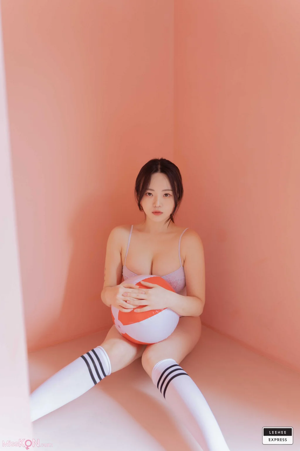 [LE] LEDG-180: Sunny (74 photos)