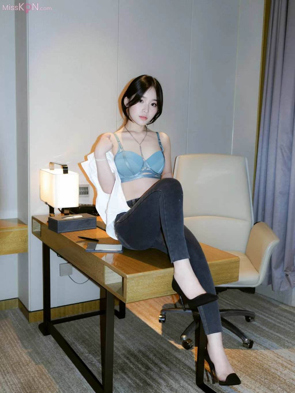 [XR Uncensored] 汁汁: R18 秀人网模特 实习期女秘书 (87 photos) – Page 2