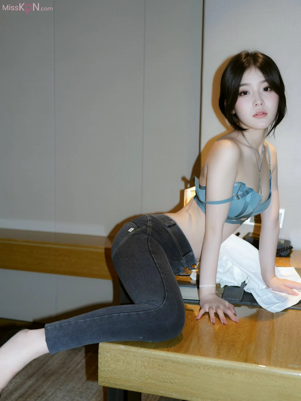 [XR Uncensored] 汁汁: R18 秀人网模特 实习期女秘书 (87 photos) – Page 2