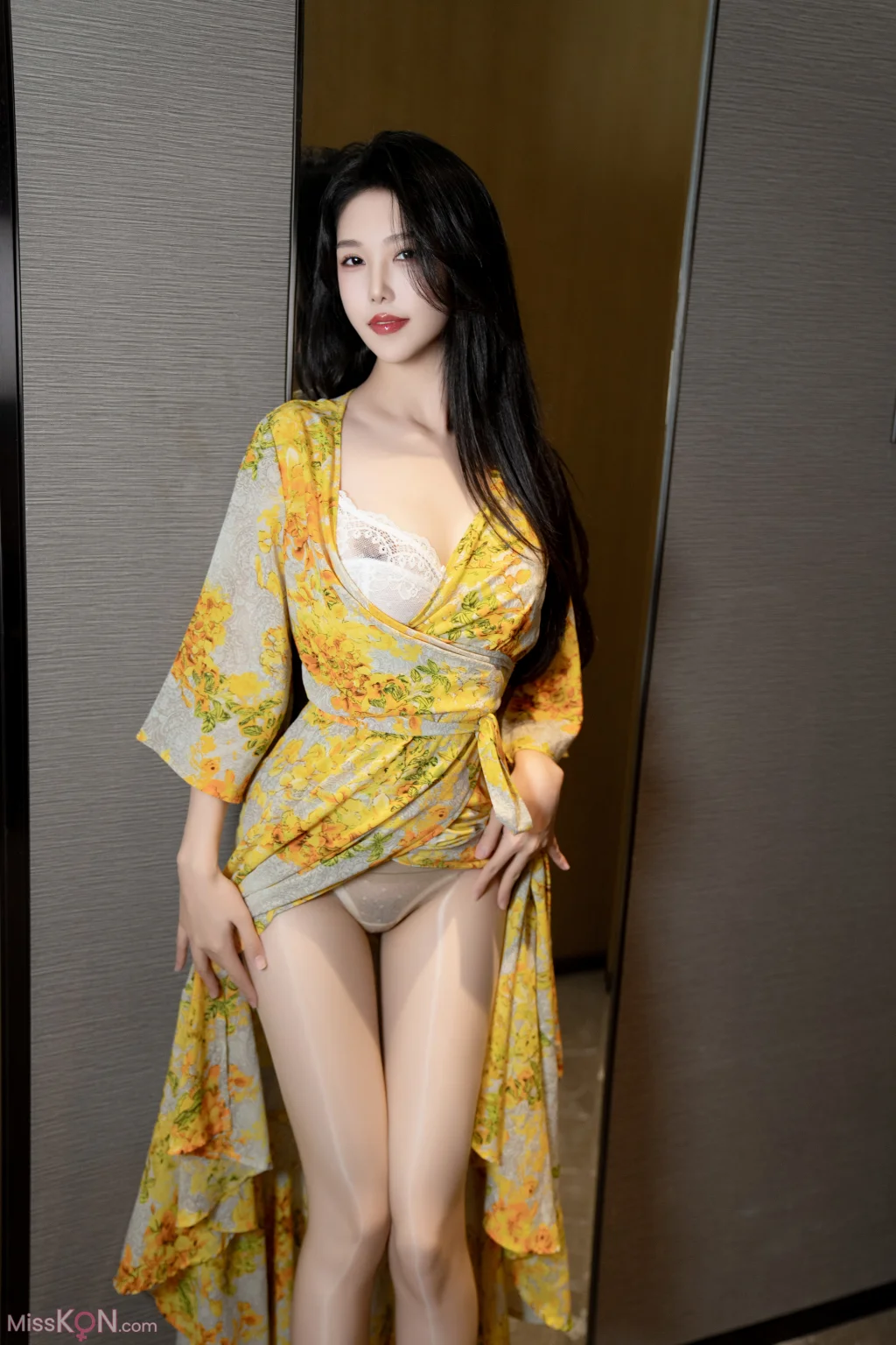 Coser@抖娘-利世: 出轨人妻 (158 photos)