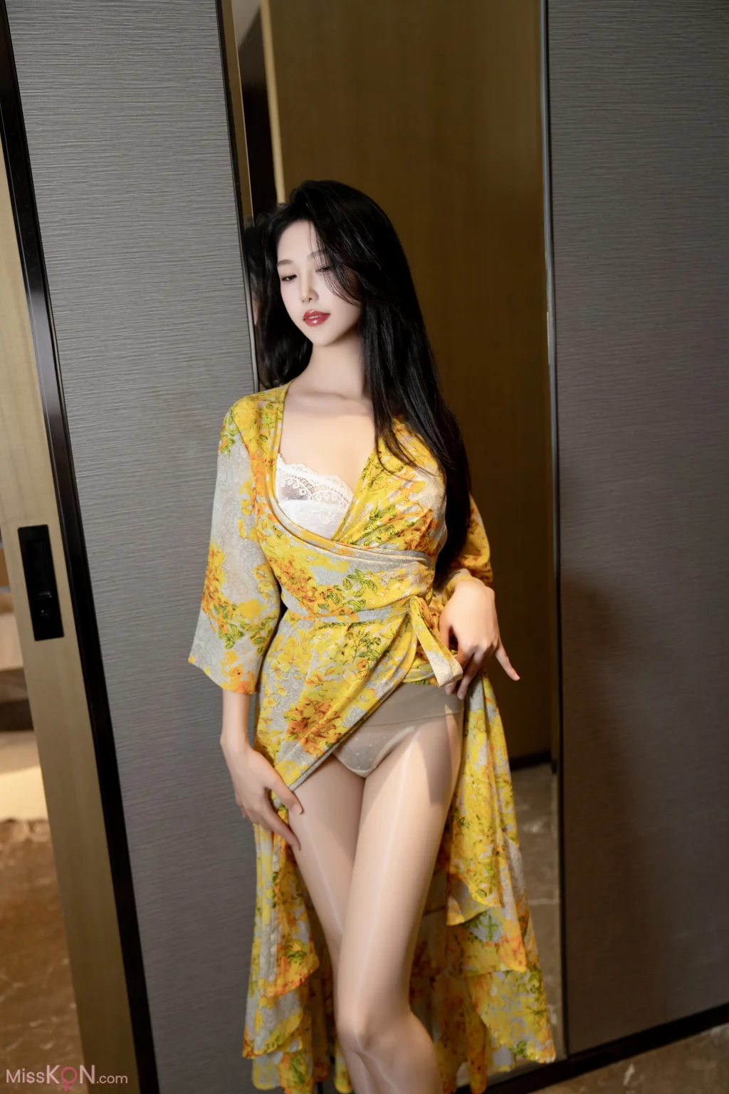Coser@抖娘-利世: 出轨人妻 (158 photos)