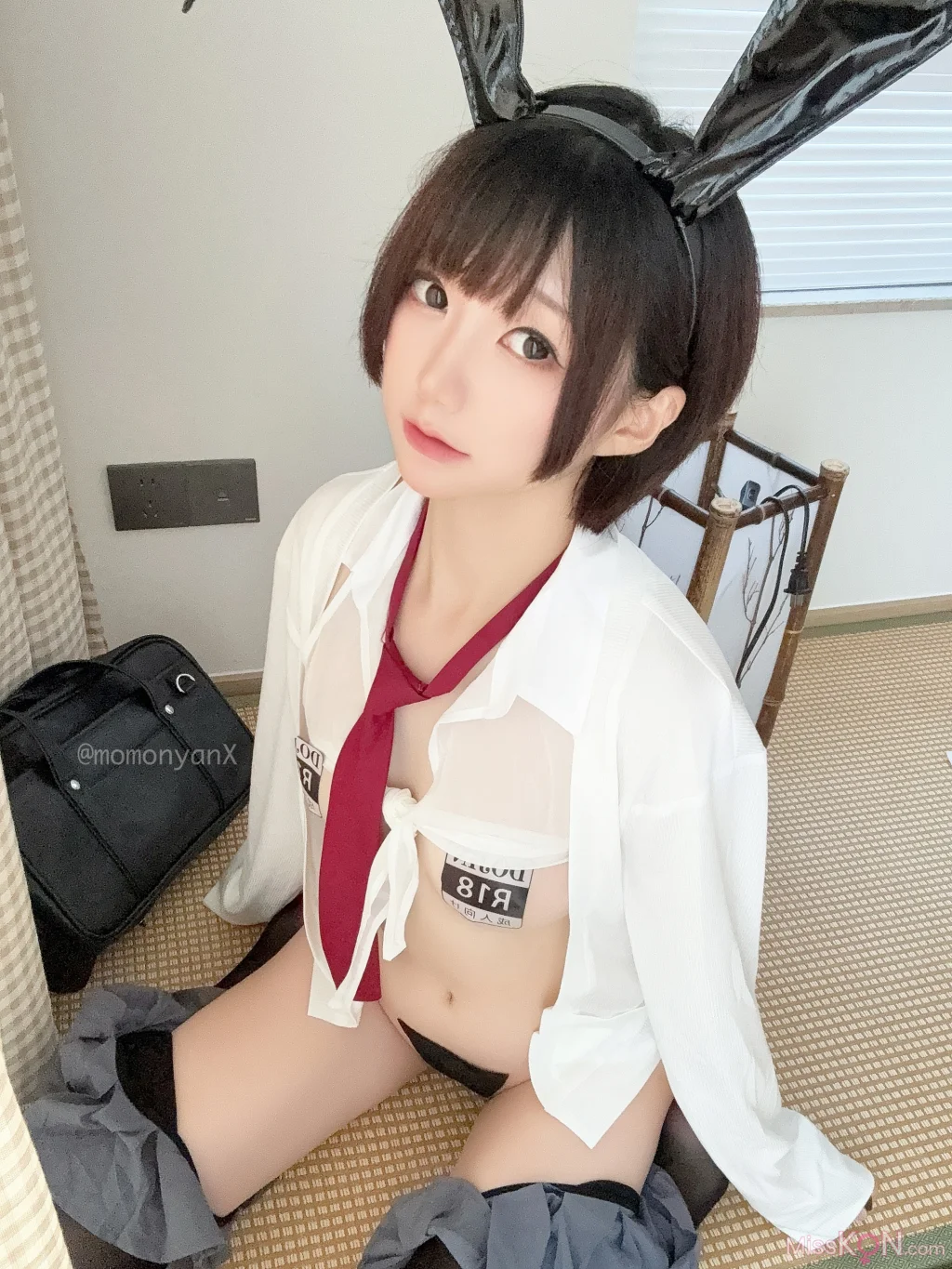 Coser@NAGISA魔物喵: [Fantia]バニーJK (41 photos)
