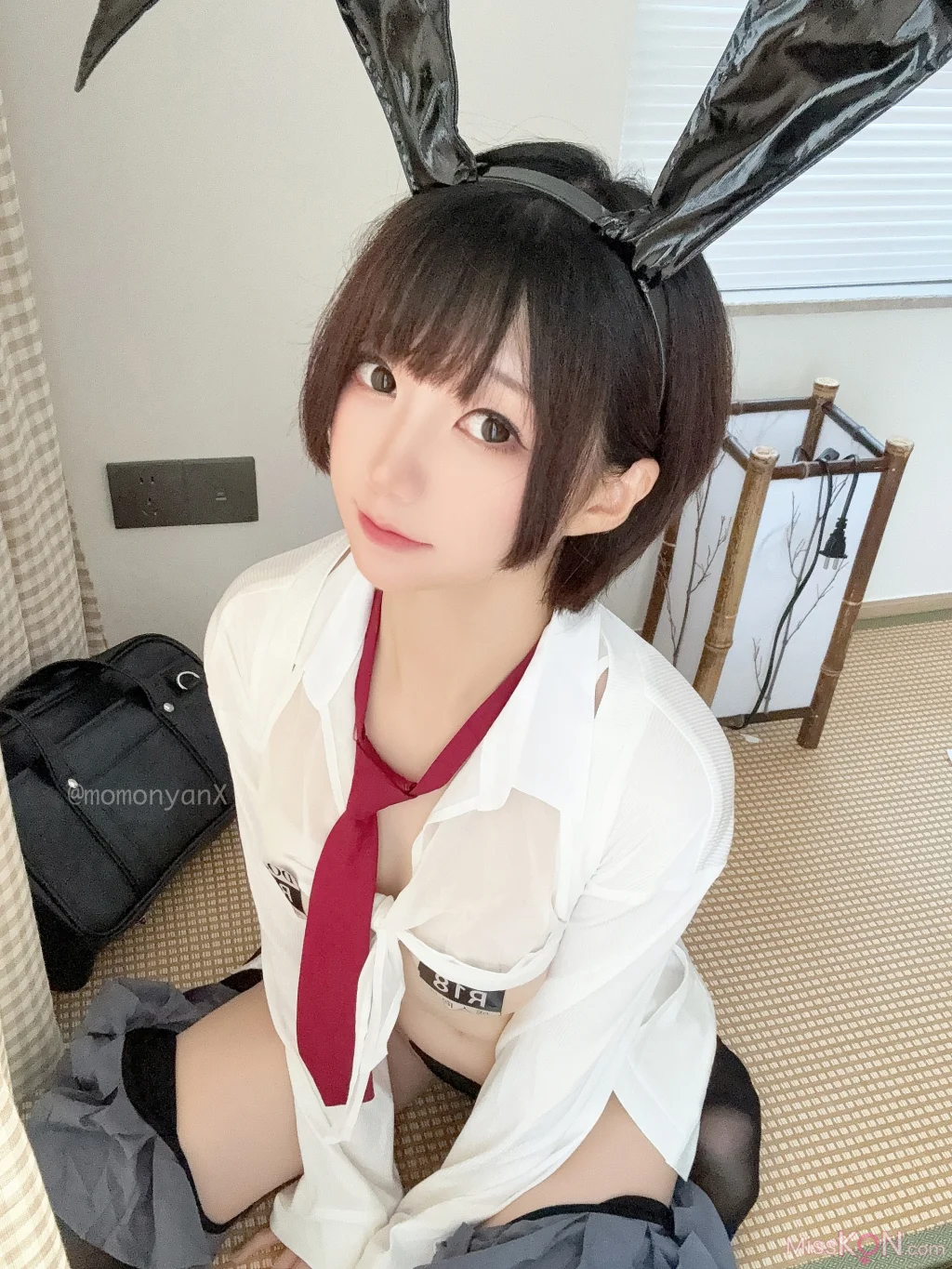 Coser@NAGISA魔物喵: [Fantia]バニーJK (41 photos)
