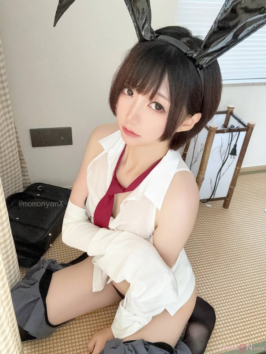 Coser@NAGISA魔物喵: [Fantia]バニーJK (41 photos)