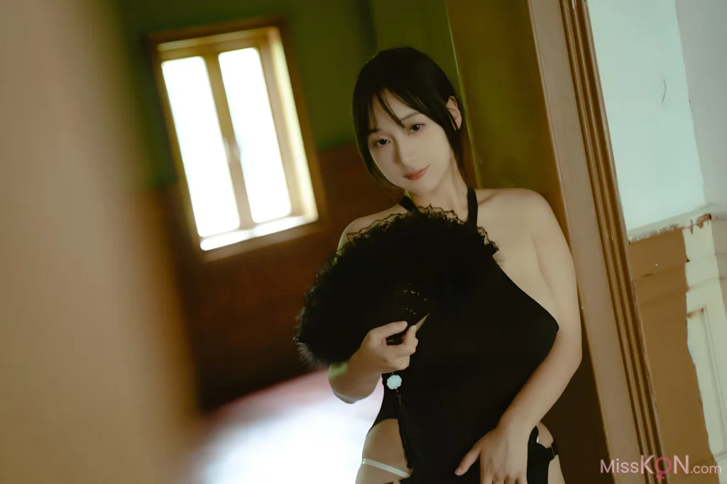 Coser@浅安安: 激凸黑珍珠 (70 photos)
