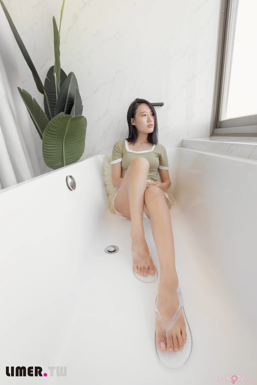[Limerence原创] No.014: 学生素人Sarah裸足首作 (169 photos + 1 video) – Page 2