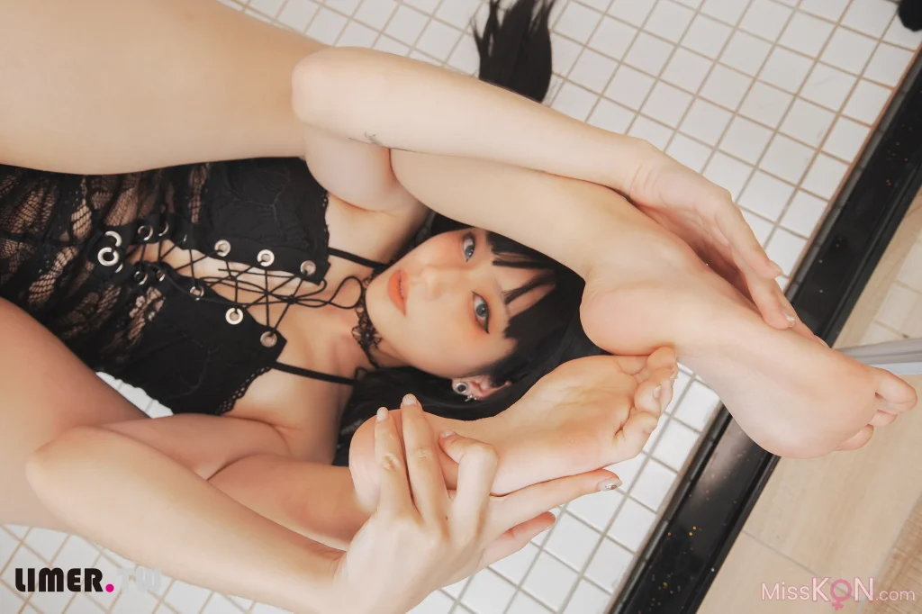 [Limerence原创] No.019: Yuni超美黑丝裸足加足拓 (136 photos + 1 video) – Page 3