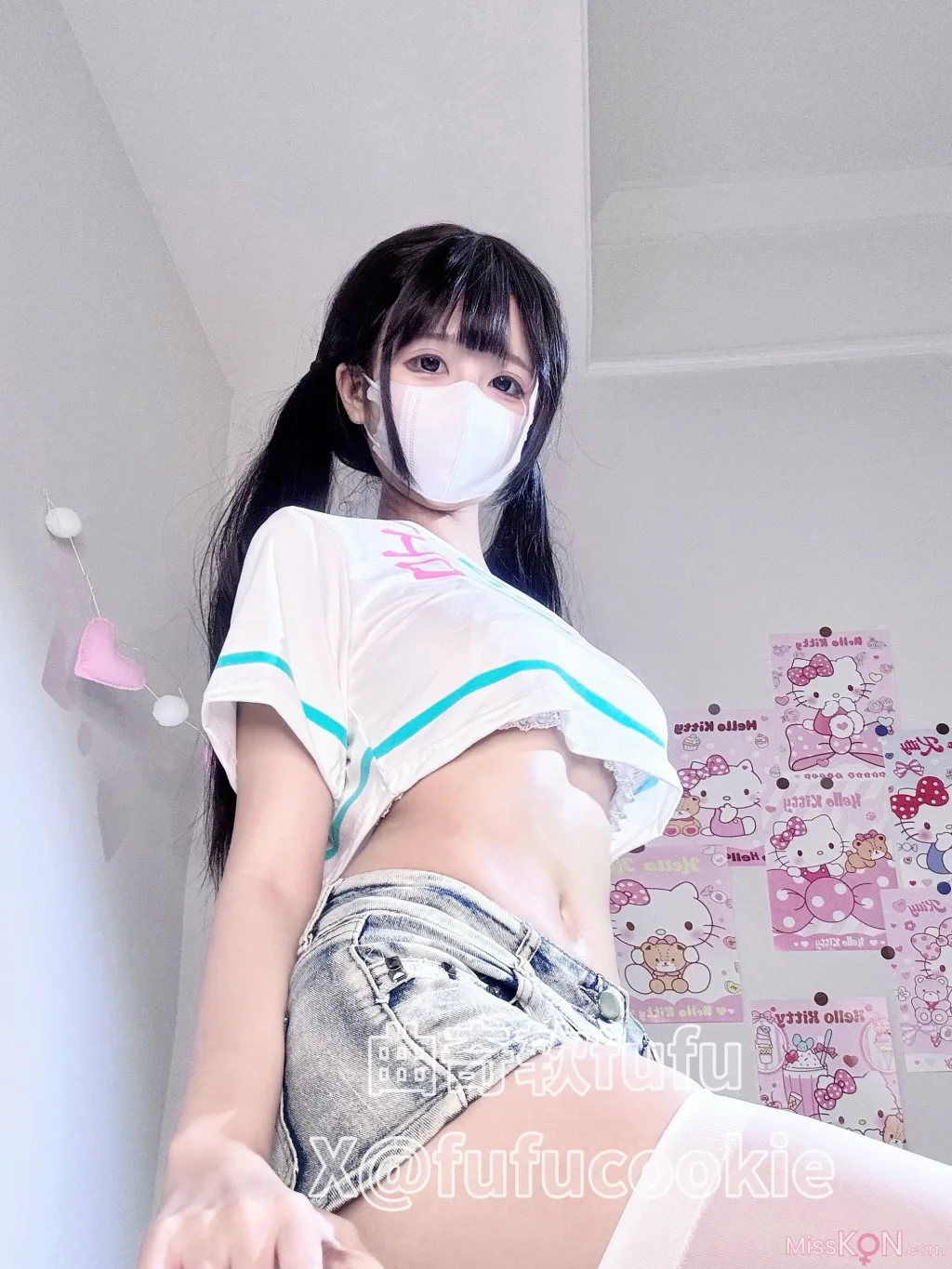 曲奇软fufu: 短T牛仔裤 (53 photos)