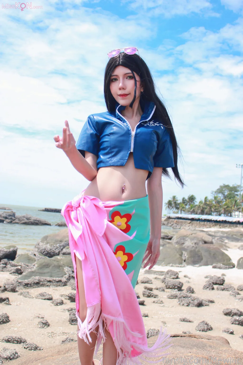 Coser@lMusicl: Nico Robin (18 photos)
