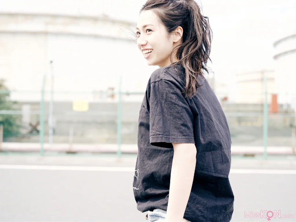 [JP] Airi Satō (佐藤あいり): [Friday Digital Photobook] Prima Donna Special Edition スペシャル Edition Vol.2 (38 photos)