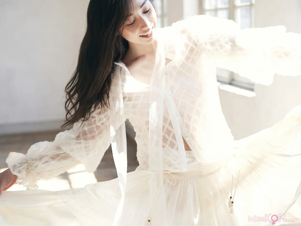 [JP] Airi Satō (佐藤あいり): [Friday Digital Photobook] Prima Donna Special Edition スペシャル Edition Vol.2 (38 photos) – Page 2