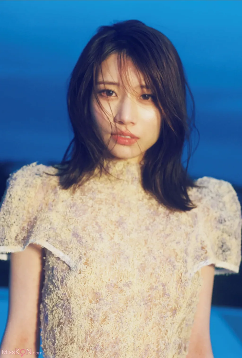 [JP] Saika Kawakita (河北彩伽): FRIDAY GOLD Soft Noise （+other cut） (21 photos)