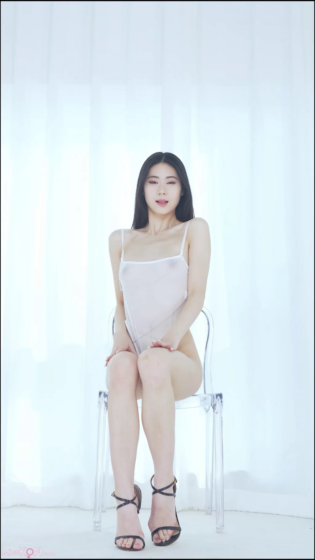 [KING8舞團] 芊允: 高顏值 舞蹈女神 極品身材 奶頭粉嫩 蝴蝶逼 (88 photos + 22 videos)
