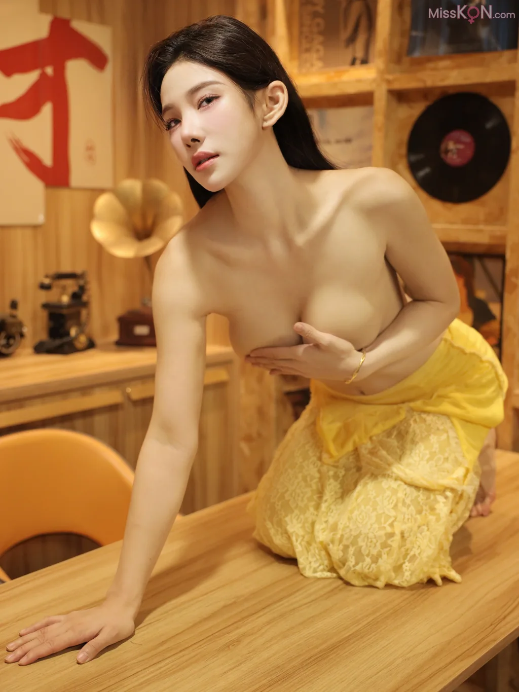 [XR Uncensored] 梨霜儿: R18 秀人网模特 黑胶唱片 (113 photos) – Page 2