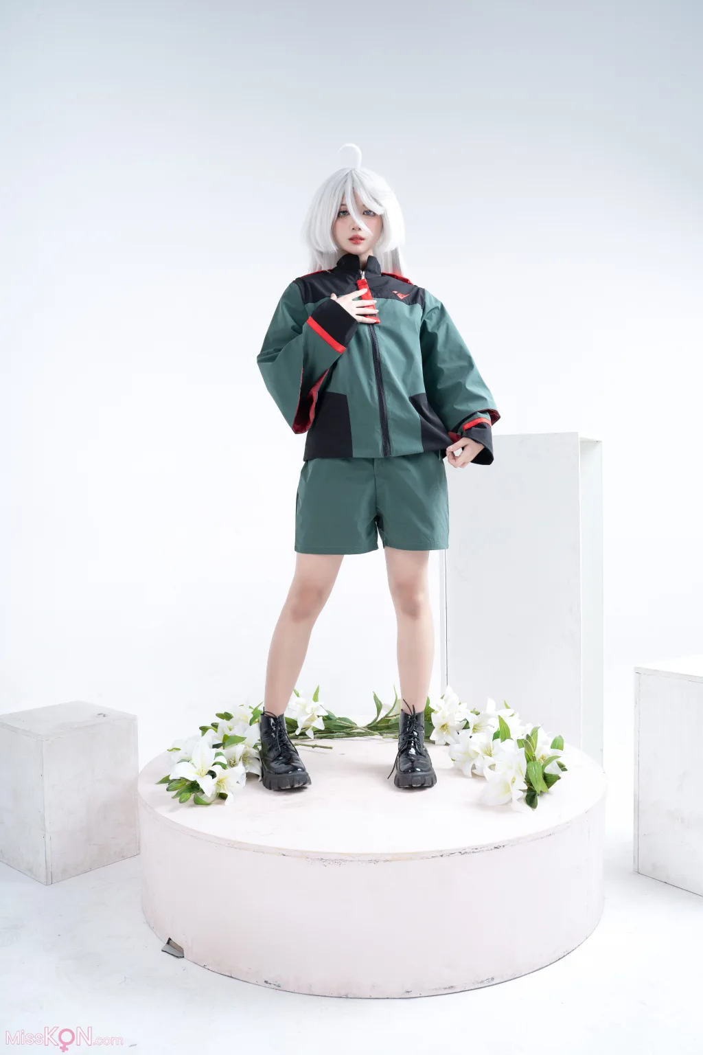 Coser@PoppaChan: Miorine (The Gundam) (40 photos + 10 videos)