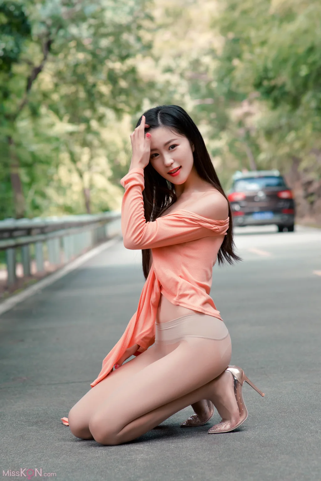 [Private Photoshoot] 杨子嫣: 户外女神的丝袜秀 (259 photos)