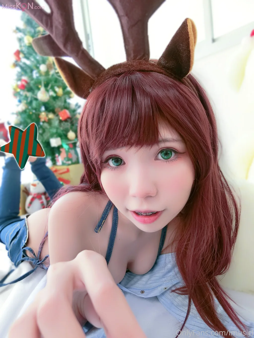 Coser@lMusicl: XMAS Guitar Sister (61 photos)