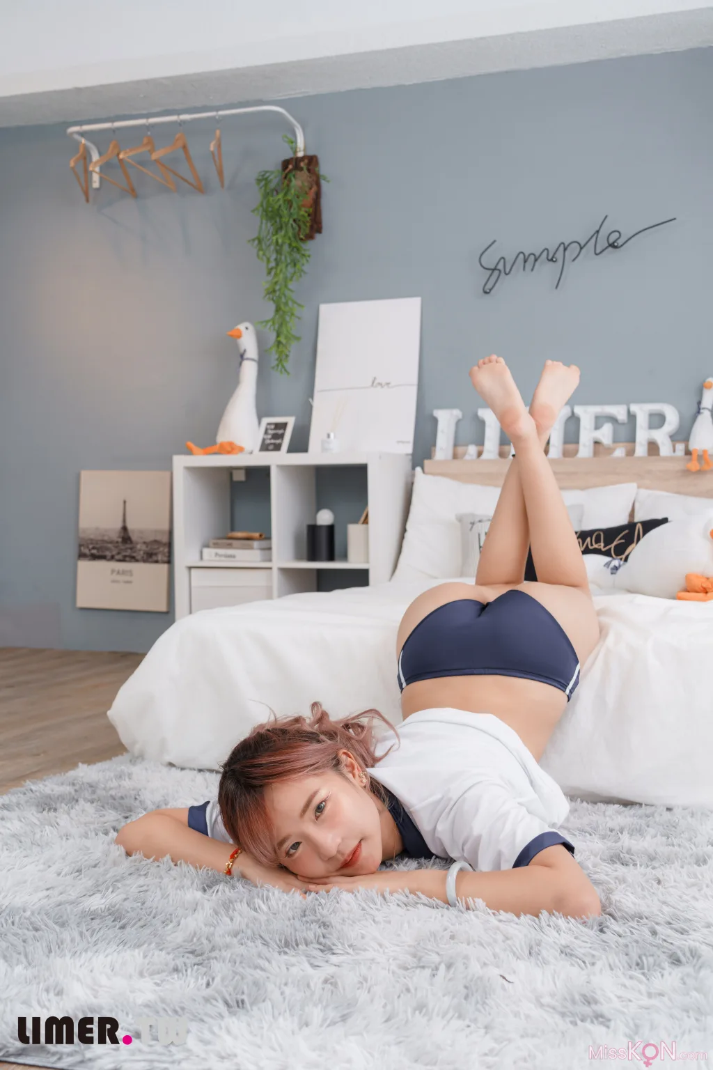 [Limerence原创] No.032: 水密桃味女孩小艾啾啾体育服热身大秀裸足 (130 photos + 1 video) – Page 3