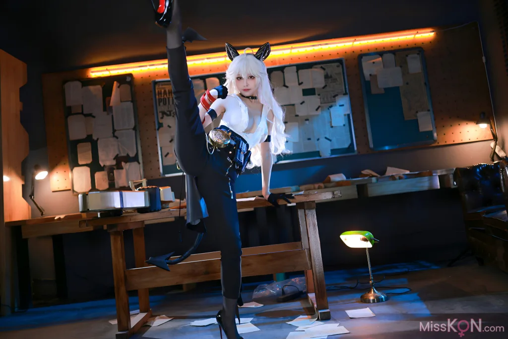 Coser@水淼Aqua: 鸣潮赞妮 (68 photos)