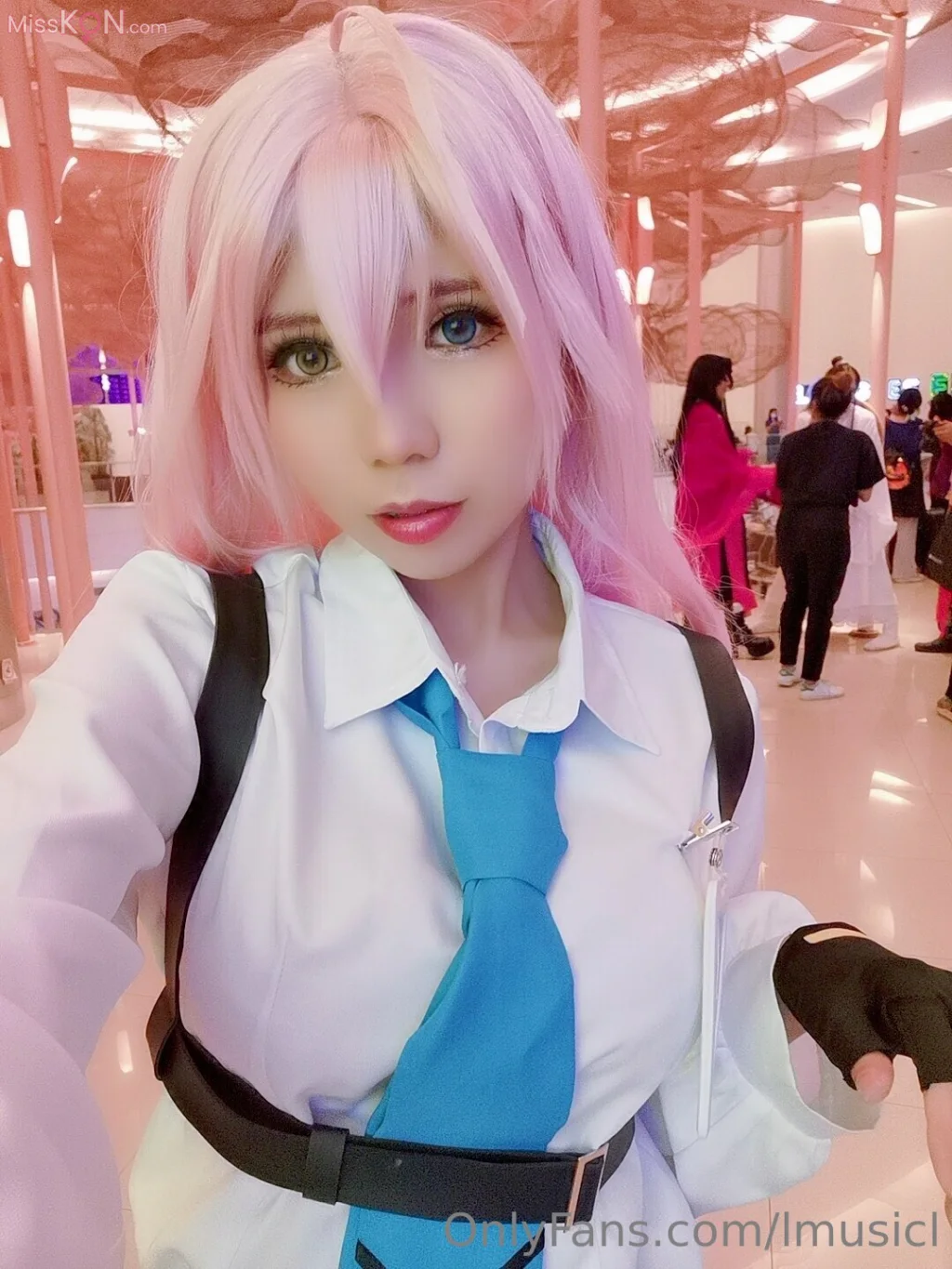 Coser@lMusicl: Takanashi Hoshino (17 photos)