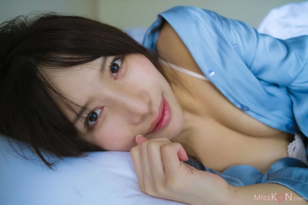 [JP] Arisa Kotoi (琴井ありさ): デジタル写真集『琴井に恋と _ 真紅と夜明けの完全版 』 (91 photos) – Page 3