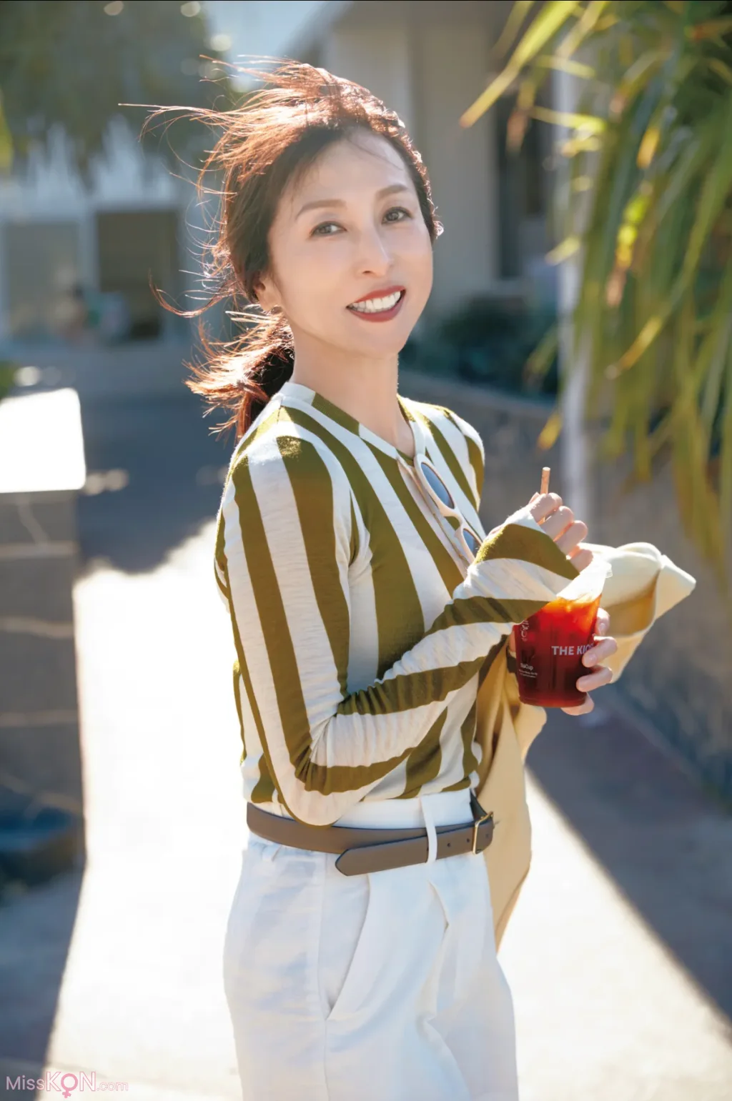 [JP] Reiko Kato (かとうれいこ): FRIDAY GOLD すてきなことだと思うから (+other cut) (18 photos) – Page 2