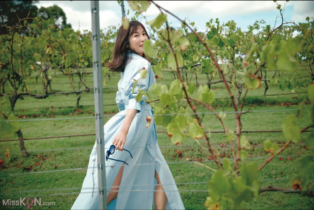 [JP] Reiko Kato (かとうれいこ): FRIDAY GOLD すてきなことだと思うから (+other cut) (18 photos) – Page 2