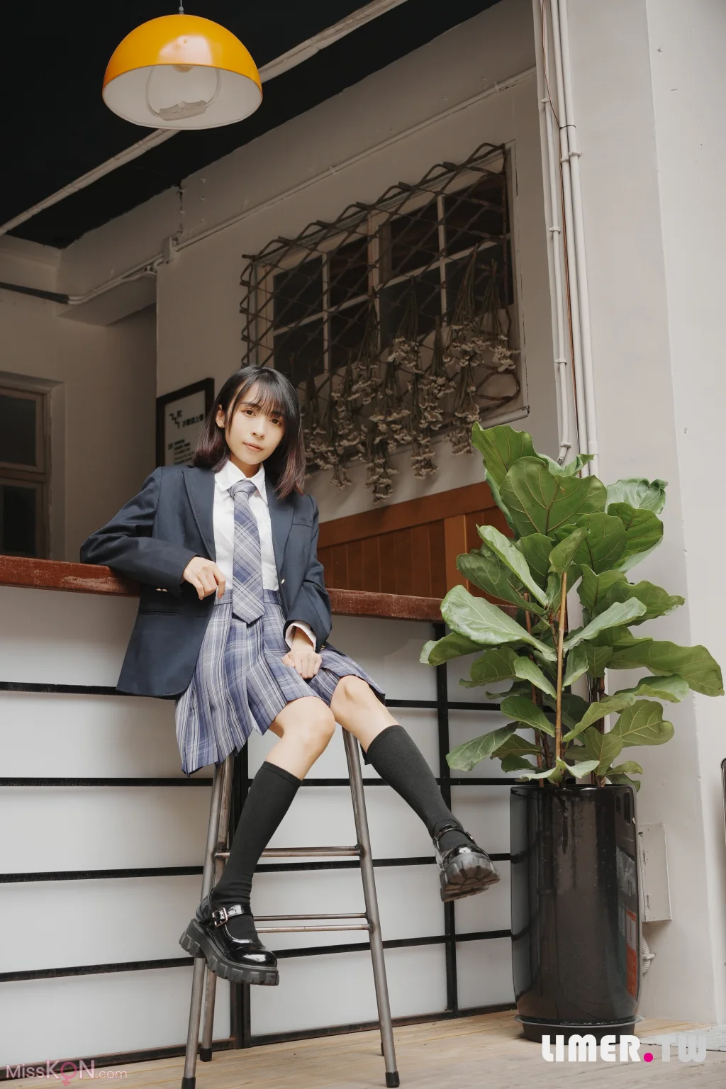 [Limerence原创] No.037: 子子 JK小腿袜到裸足的偷窥视角 (181 photos) – Page 2