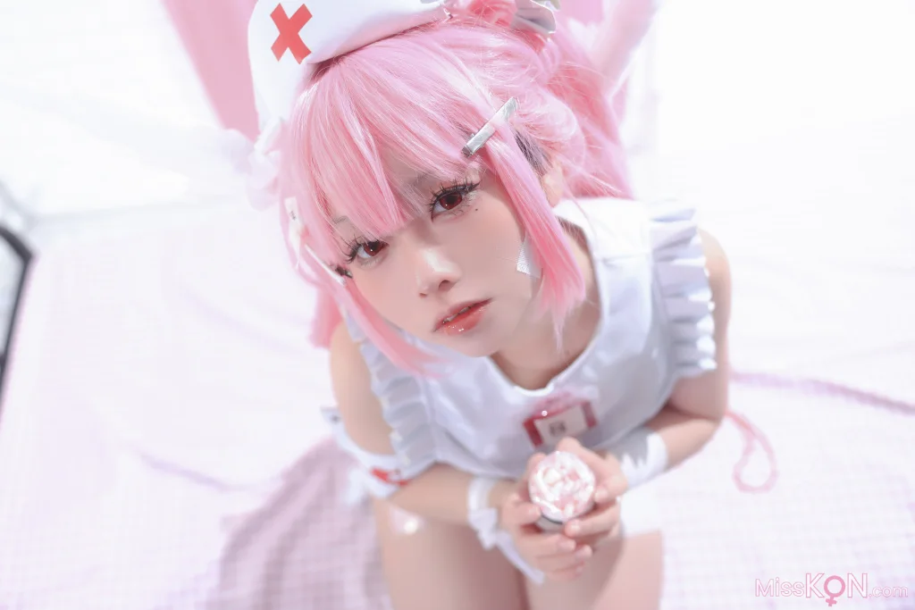 Coser@G44不会受伤: 见习看护师 月夜见爱 (31 photos)