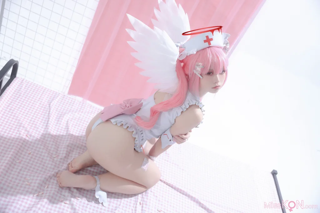 Coser@G44不会受伤: 见习看护师 月夜见爱 (31 photos)