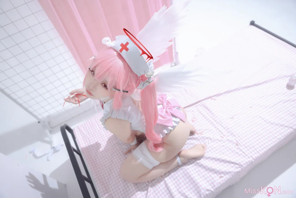 Coser@G44不会受伤: 见习看护师 月夜见爱 (31 photos)