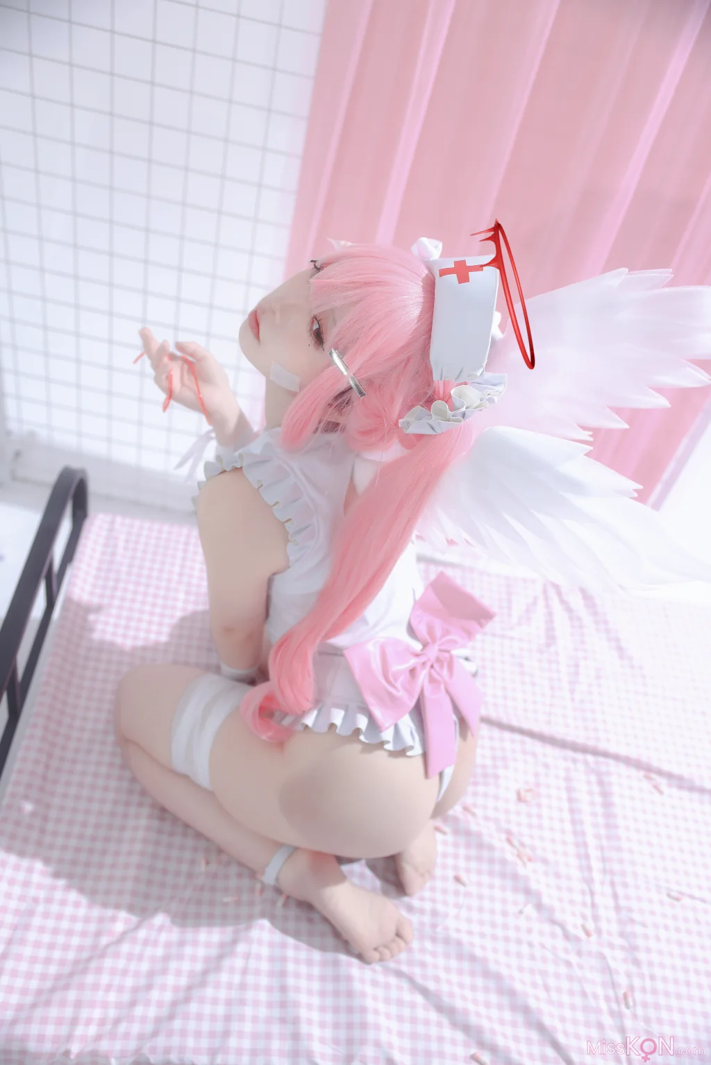Coser@G44不会受伤: 见习看护师 月夜见爱 (31 photos)