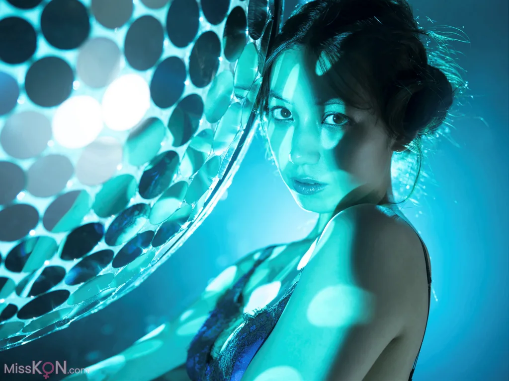 [JP] Airi Satō (佐藤あいり): FRIDAYデジタル写真集 スポットライトに照らされて (32 photos) – Page 2