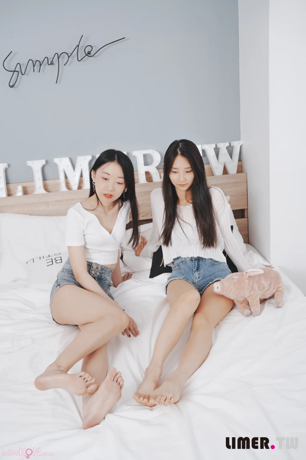 [Limerence原创] No.040: EJ+Syuan 女女足底TK地狱崩溃求饶 (140 photos)
