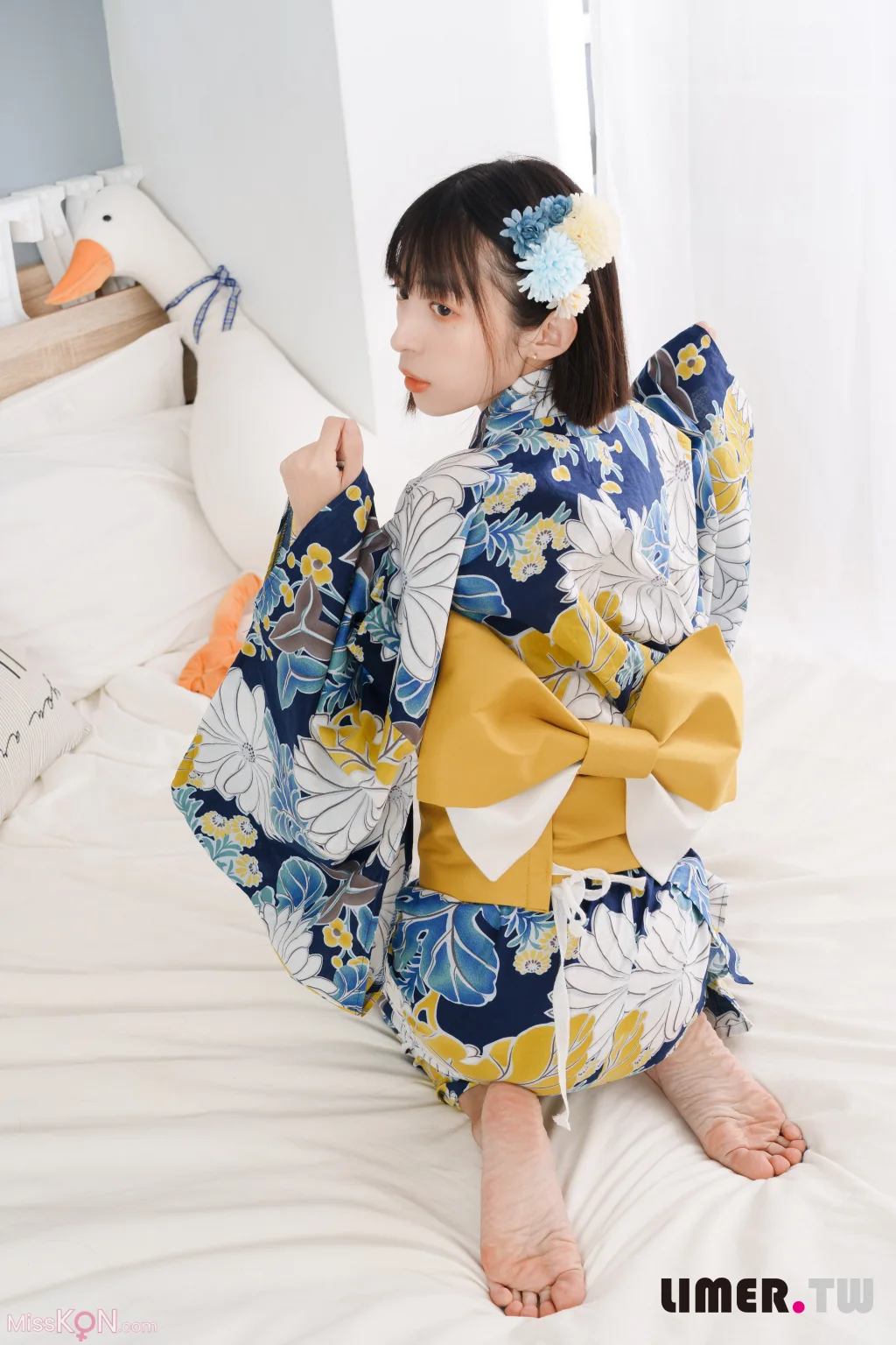 [Limerence原创] No.042: 日本妹子子 超敏感脚脚初次被TK (160 photos) – Page 2