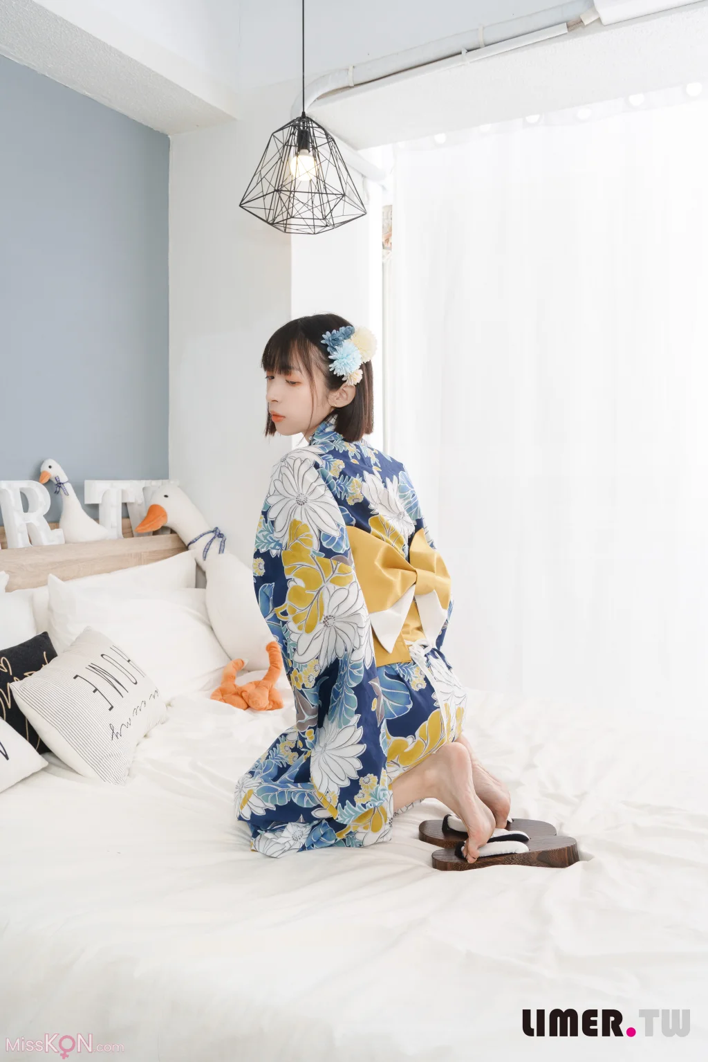 [Limerence原创] No.042: 日本妹子子 超敏感脚脚初次被TK (160 photos) – Page 2