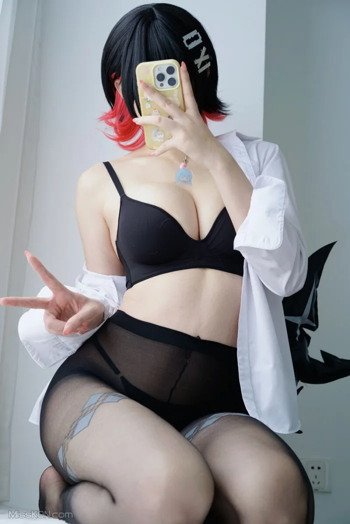Coser@眼酱大魔王w: 2025年09月订阅 (31 photos)
