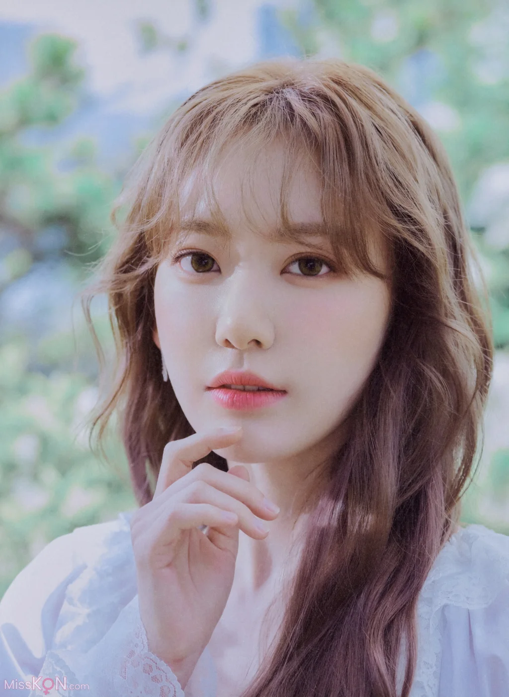 [JP] Sakura Miyawaki (宮脇咲良): Graduation Visual Booklet (85 photos) – Page 2