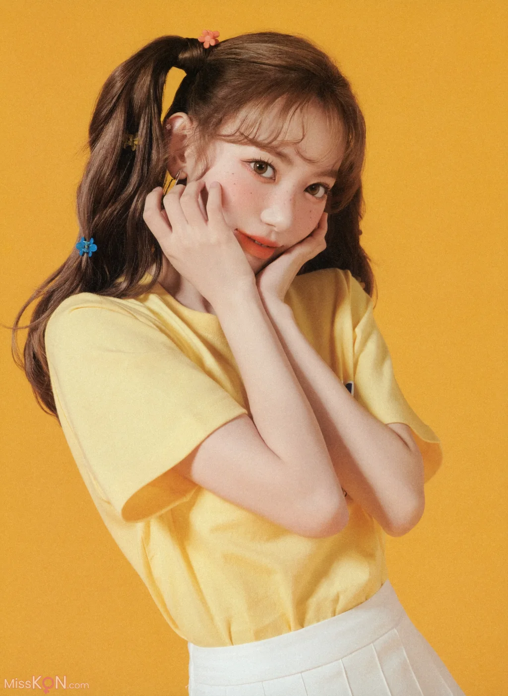 [JP] Sakura Miyawaki (宮脇咲良): Graduation Visual Booklet (85 photos) – Page 3