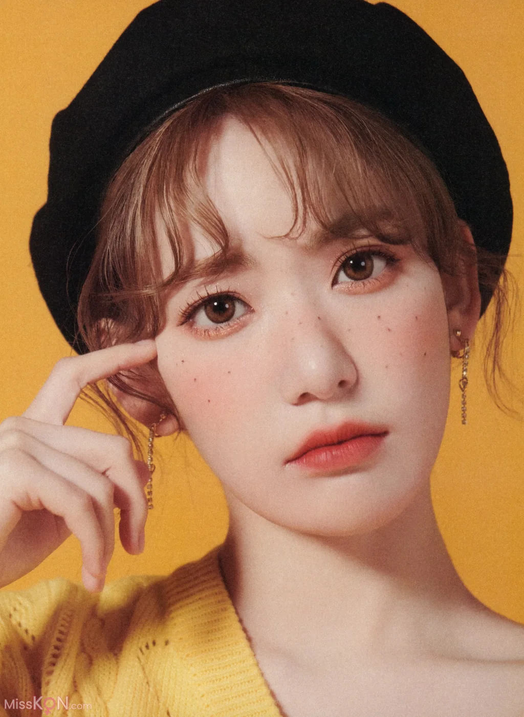 [JP] Sakura Miyawaki (宮脇咲良): Graduation Visual Booklet (85 photos) – Page 3