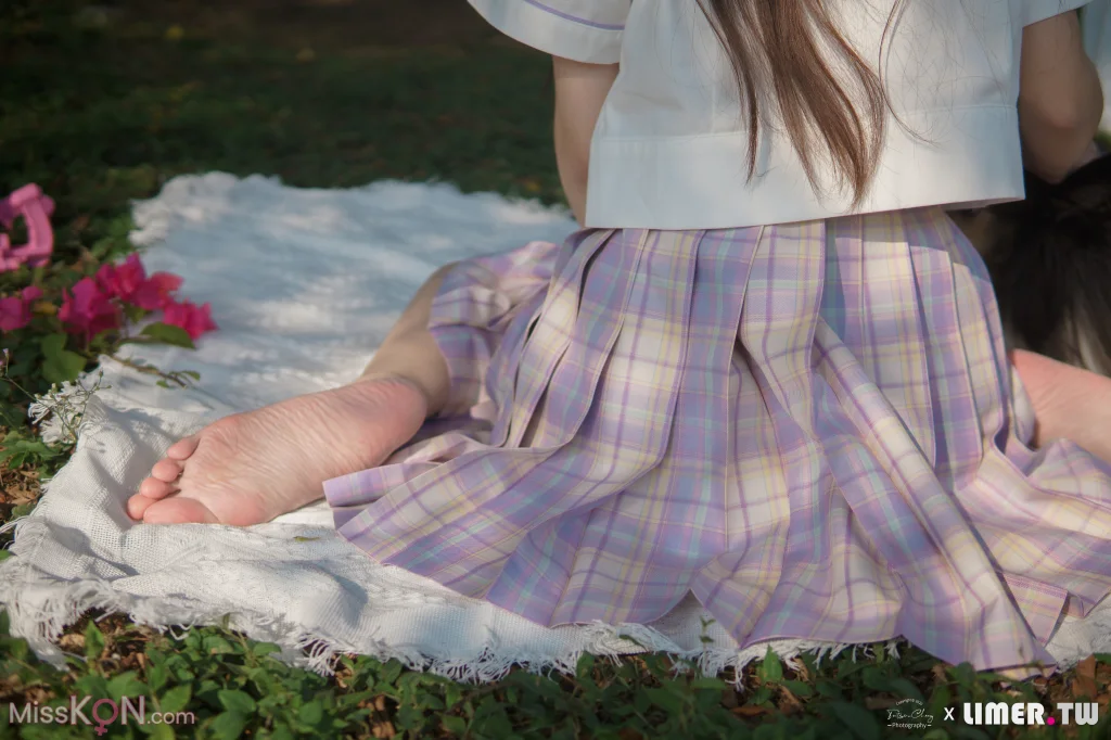 [Limerence原创] No.047: 海蓝 白皙希腊脚 JK户外野餐 (199 photos + 1 video) – Page 2