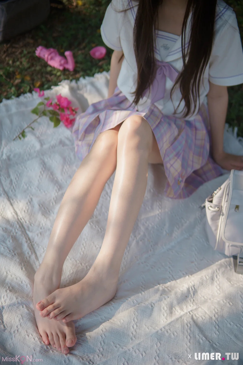 [Limerence原创] No.047: 海蓝 白皙希腊脚 JK户外野餐 (199 photos + 1 video) – Page 2
