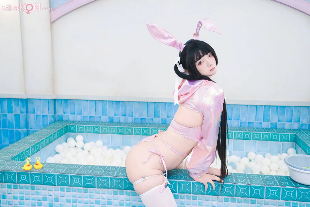 Coser@落落Raku: 粉紅小白兔 公共澡堂裡盡情自慰！ (32 photos + 1 video) – Page 2