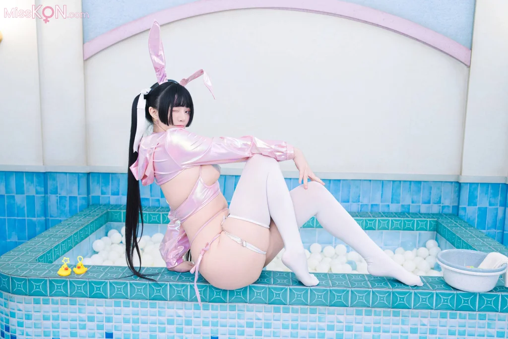 Coser@落落Raku: 粉紅小白兔 公共澡堂裡盡情自慰！ (32 photos + 1 video) – Page 3