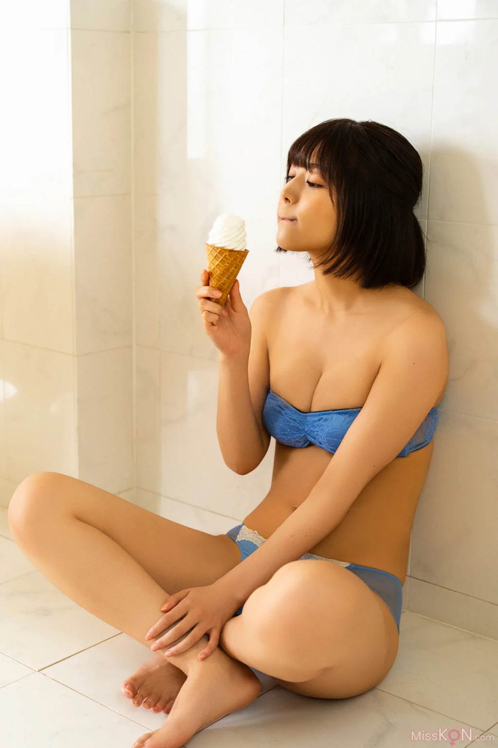 [JP] Ruka Kitano (北野瑠華): FLASHデジタル写真集 波間に誘われて (84 photos) – Page 2
